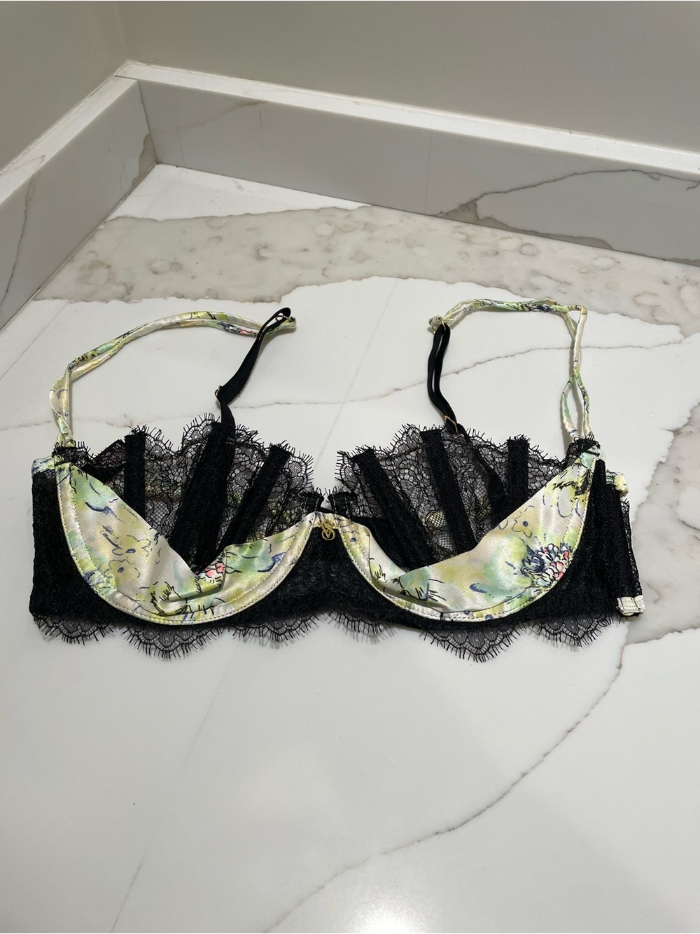 Victoria's Secret Black Lace Satin Floral Underwire Bra